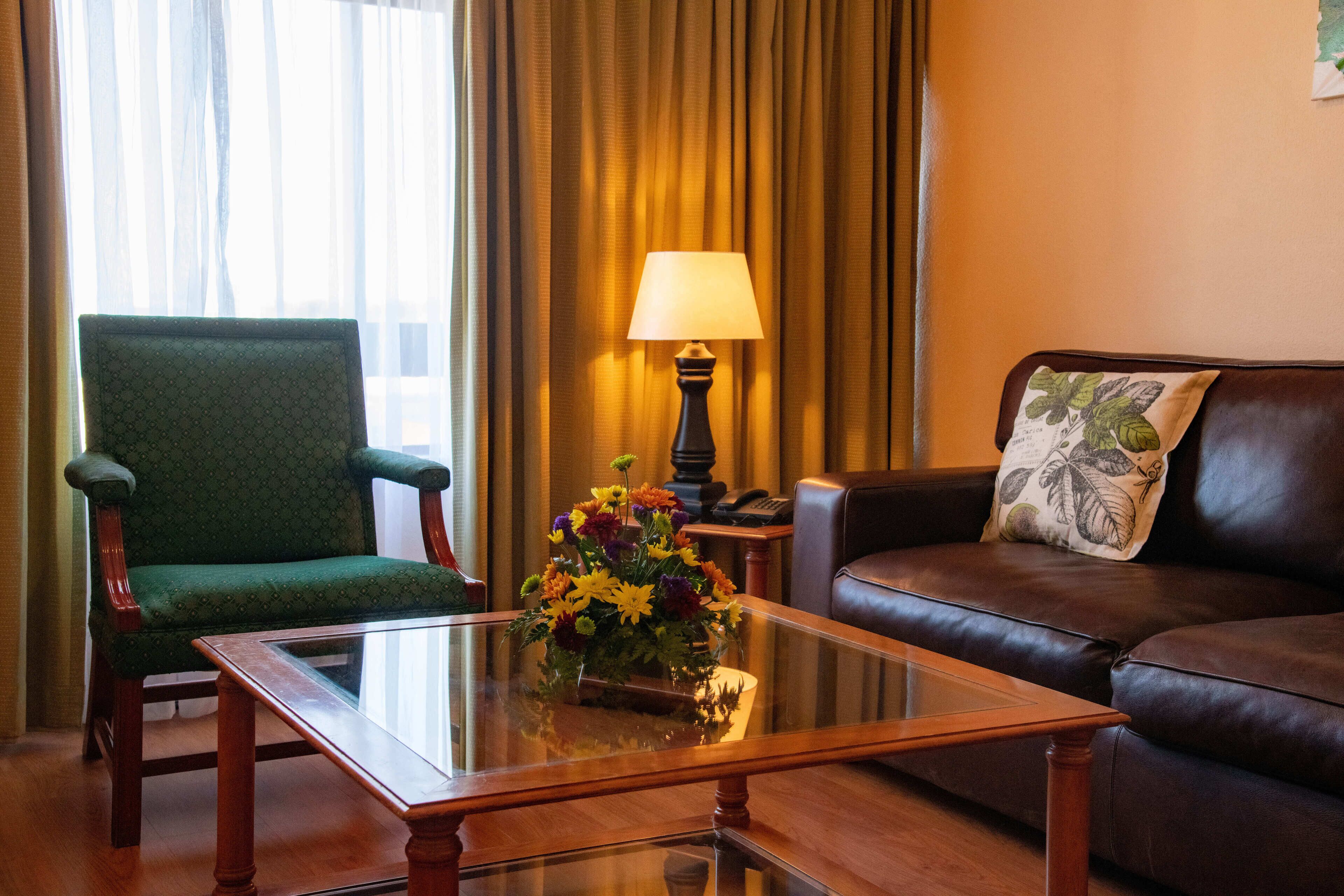 Suite | 1 bedroom, hypo-allergenic bedding, in-room safe, desk