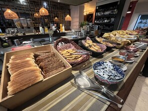 รวมอาหารเช้าแบบบุฟเฟ่ต์ ทุกวัน