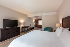 ห้องจูเนียร์สวีท, เตียงคิงไซส์ 1 เตียง และโซฟาเบด | ระเบียง