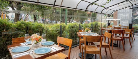 Se sirven desayunos, almuerzos, cenas y brunches
