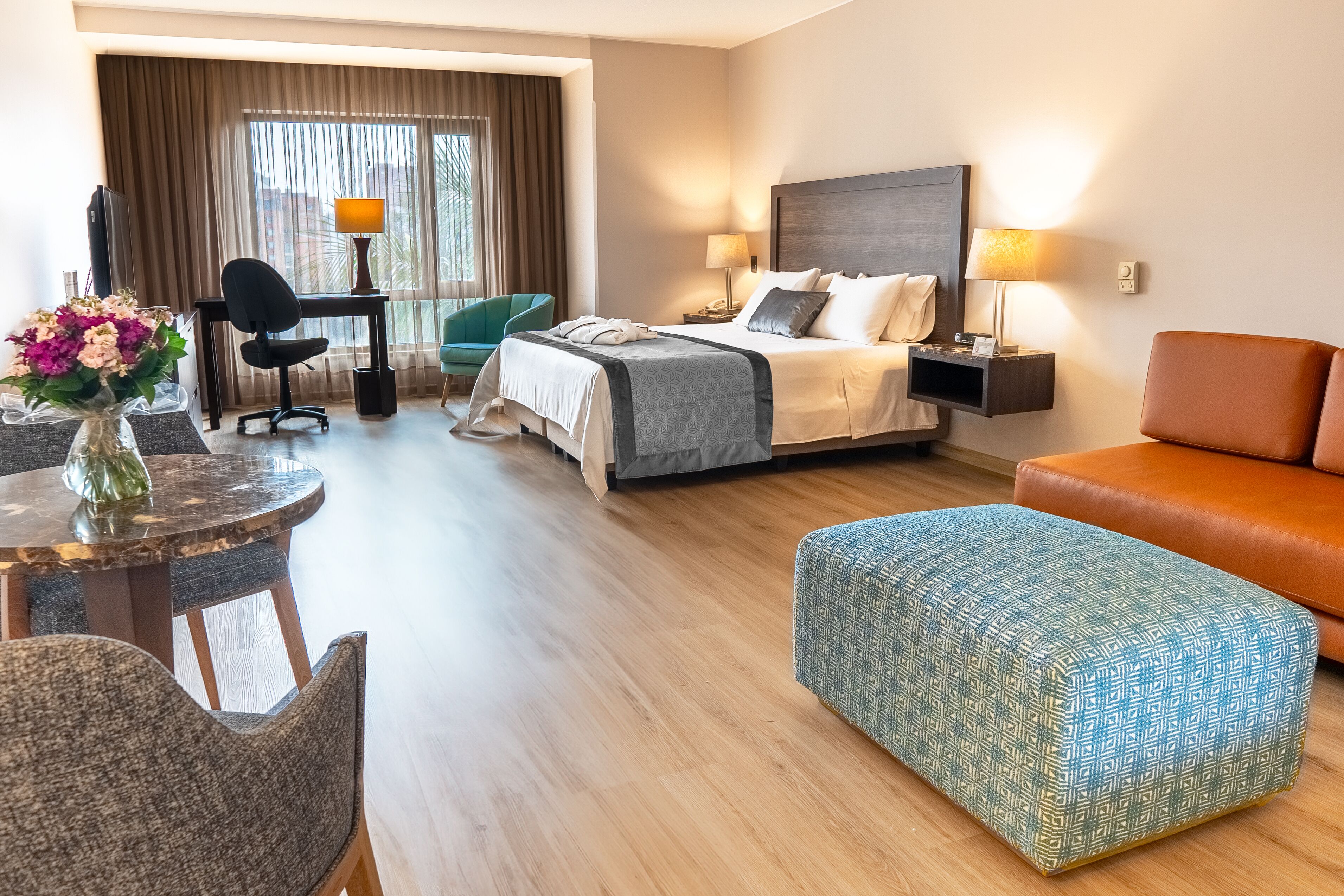 suite | 1 bedroom, in-room safe, desk, blackout curtains