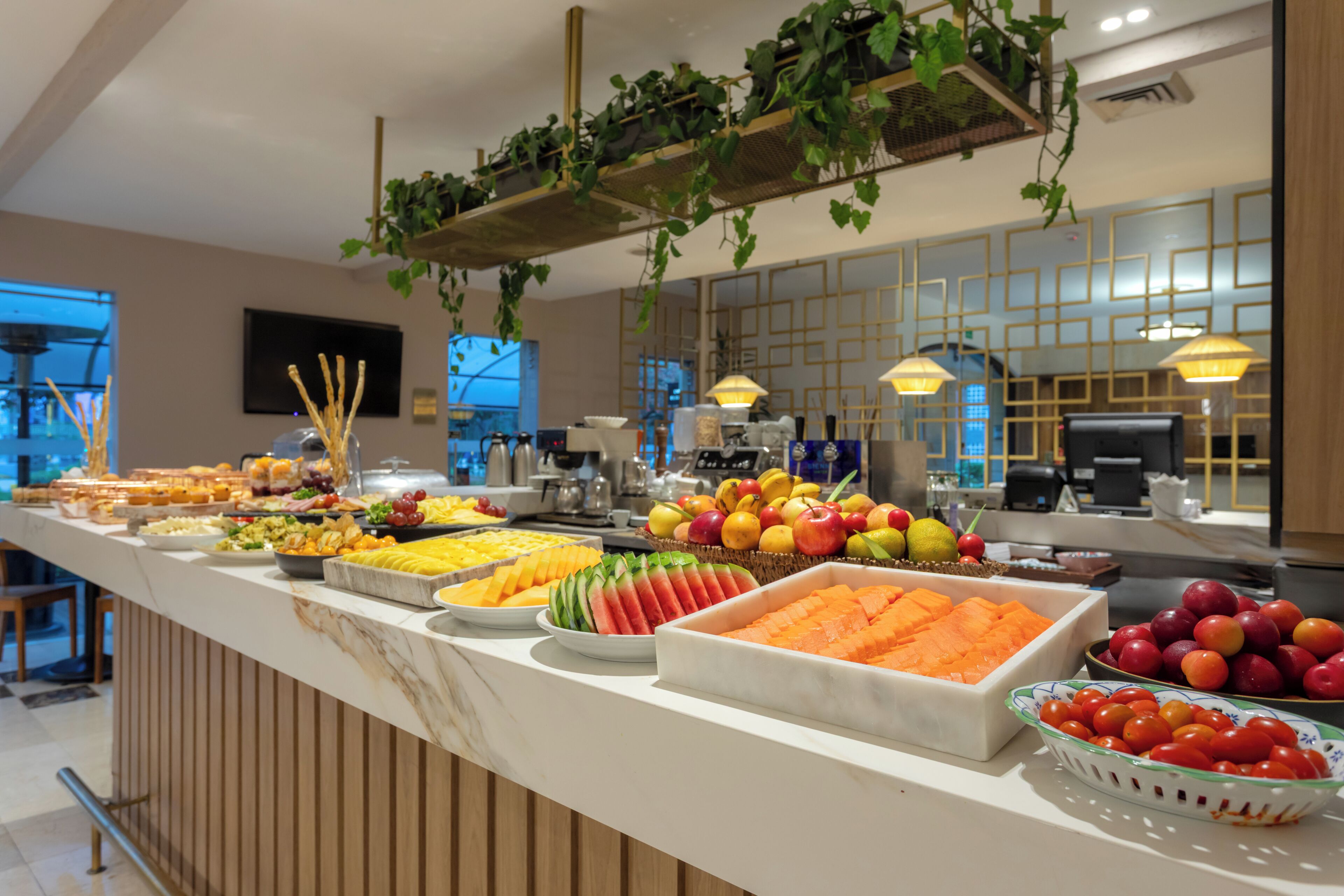Free daily buffet breakfast