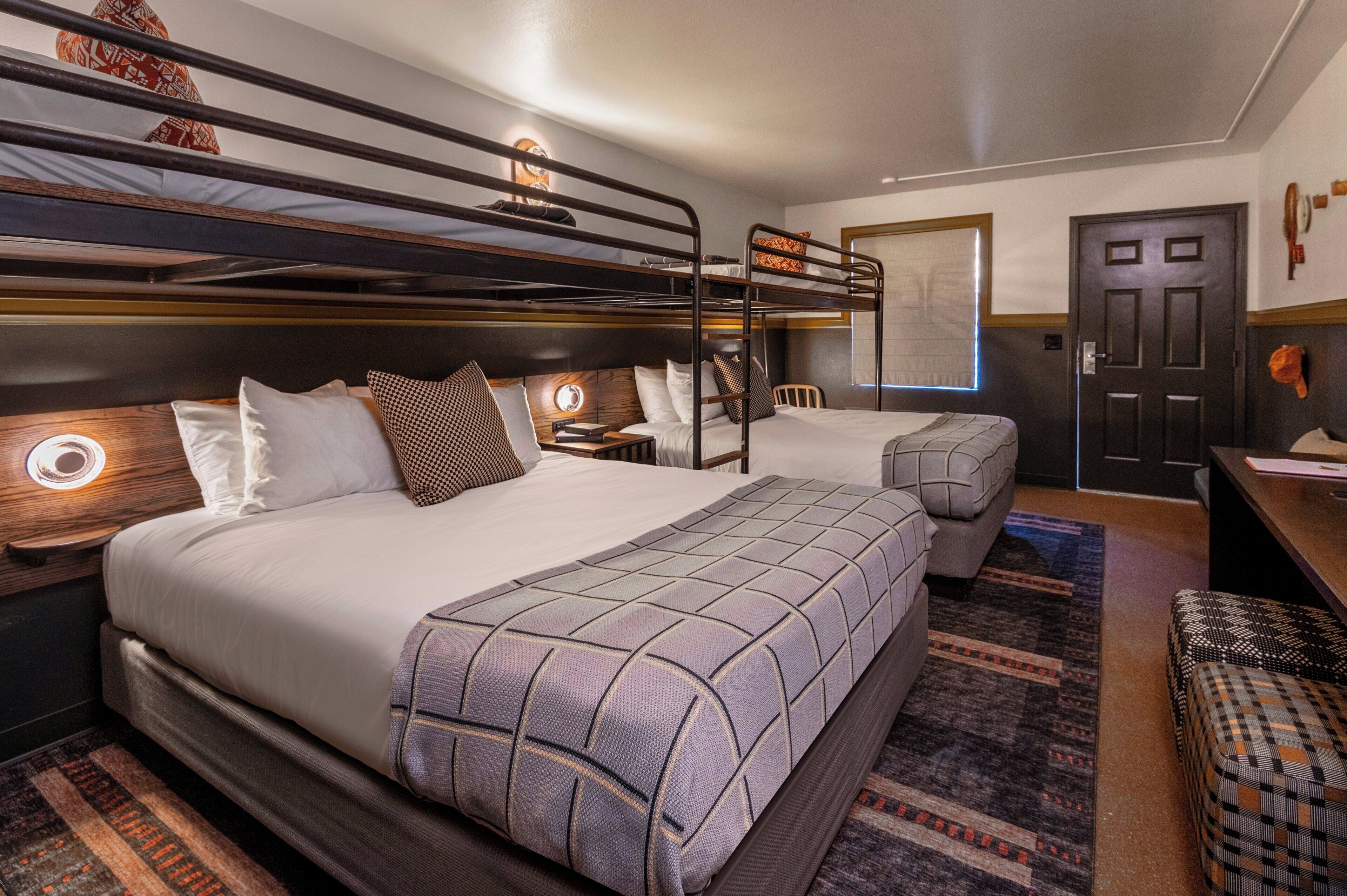 Premium bedding, in-room safe, laptop workspace, blackout curtains