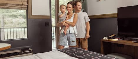 Premium bedding, in-room safe, laptop workspace, blackout drapes