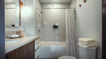Premium bedding, in-room safe, laptop workspace, blackout drapes