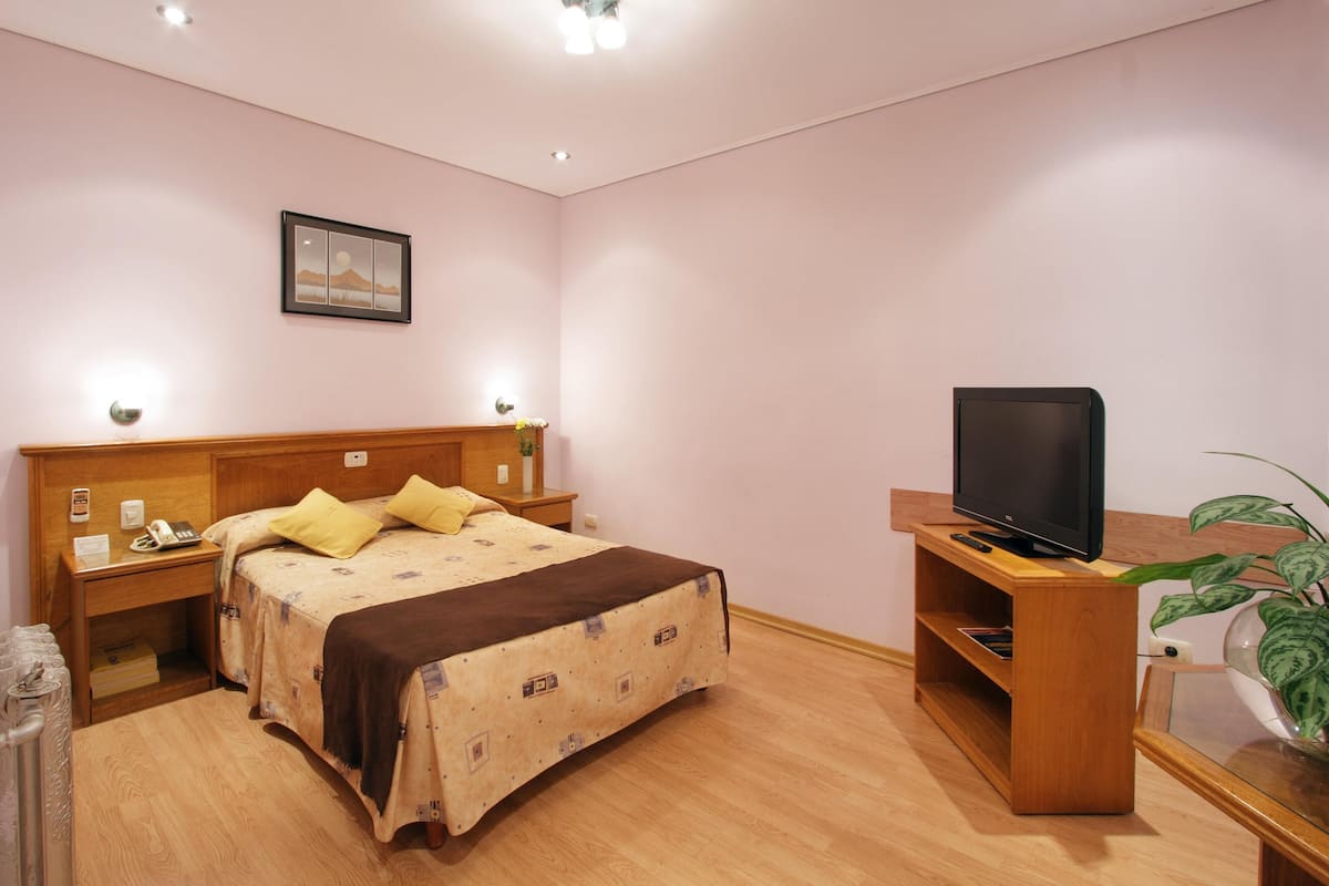 Hypo-allergenic bedding available, minibar, in-room safe, desk