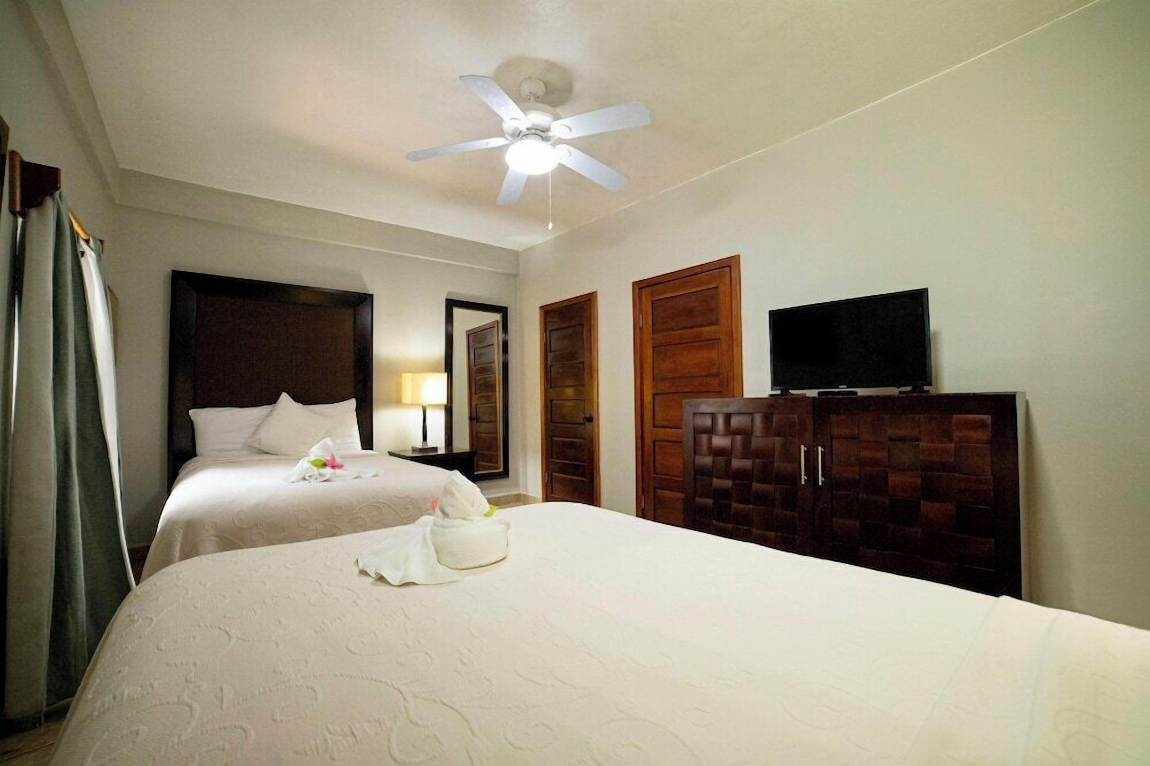 In-room safe, desk, free WiFi, bed sheets