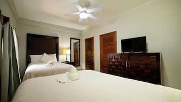 In-room safe, desk, free WiFi, bed sheets