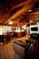 Junior Penthouse | Living area | TV