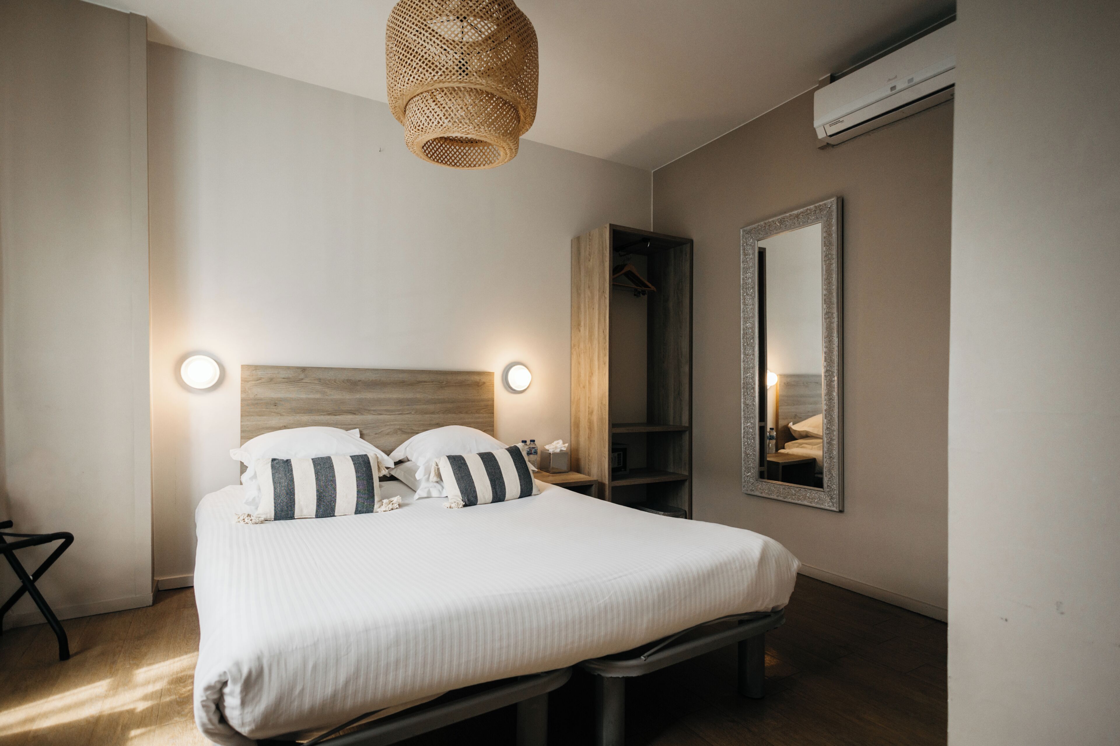 Chambre Double Standard | Minibar, coffres-forts dans les chambres, bureau, rideaux occultants