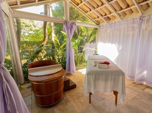 Outdoor treatment areas, Turkish bath, hot stone massages - Pousada Bucaneiro (Búzios)
