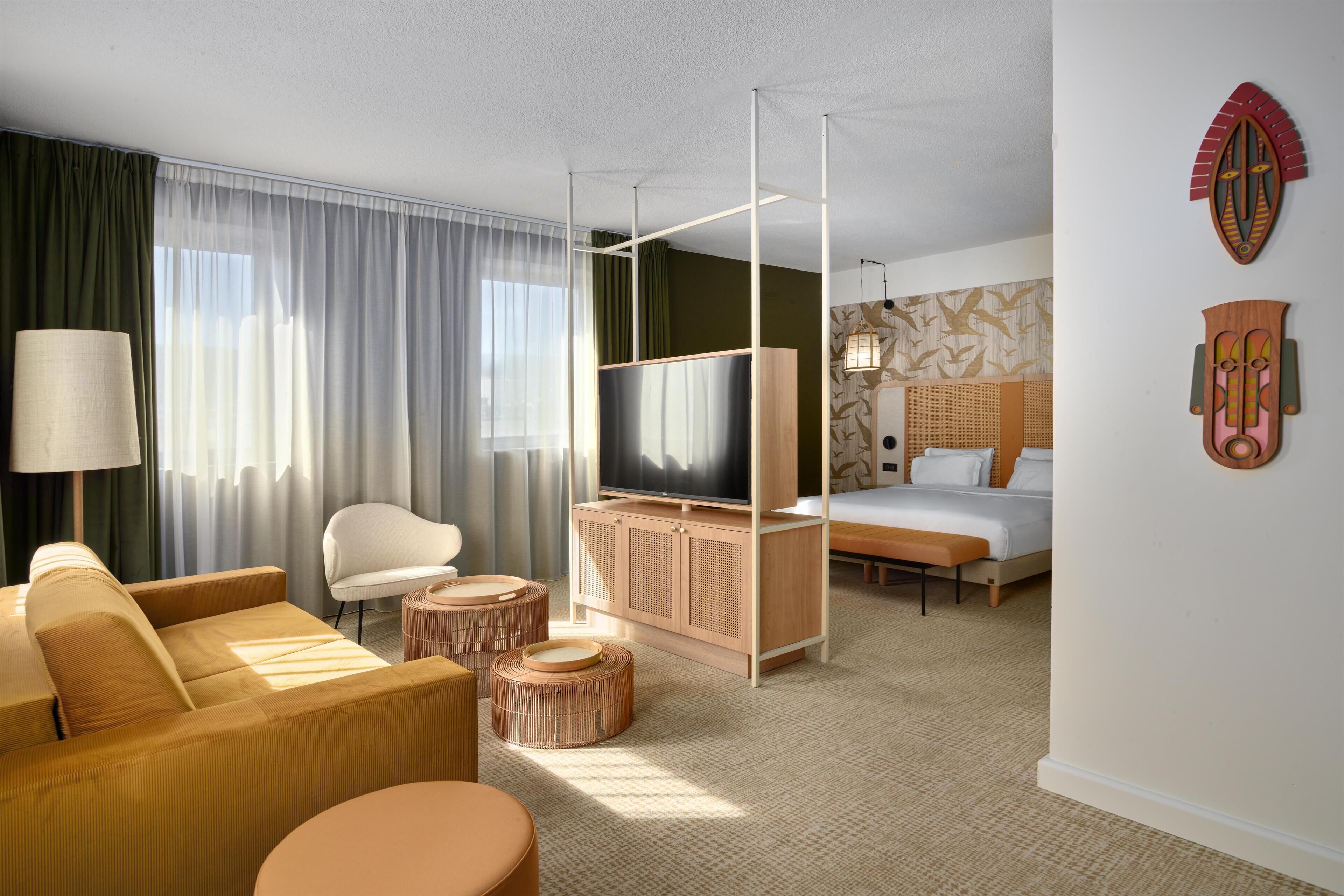 Suite Junior | Minibar, coffres-forts dans les chambres, bureau