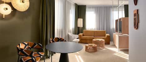 Junior Suite | In-room safe, desk, laptop workspace, blackout drapes
