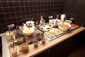 Daily buffet breakfast (EUR 19.00 per person)