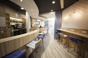 Bar (en el alojamiento)