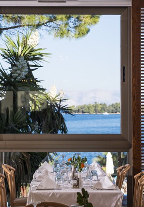 4 restaurants, breakfast, lunch, dinner served; international cuisine