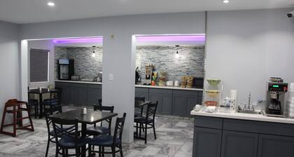 Douglas Inn And Suites