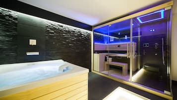 Sauna, hot tub
