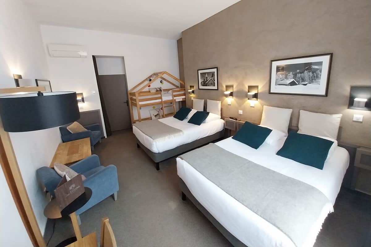 Ropa de cama de alta calidad, escritorio y sistema de insonorización