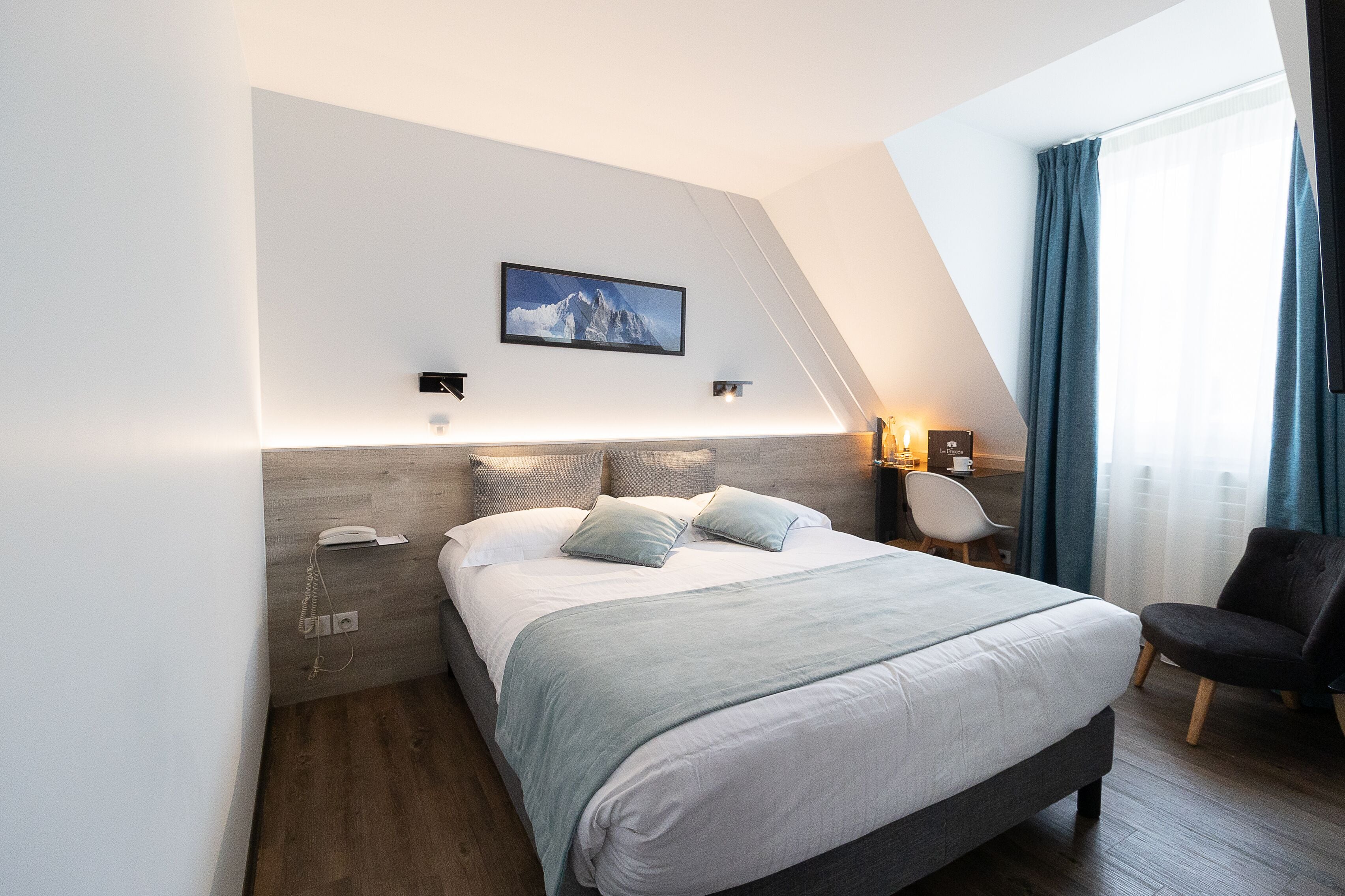 Doppelzimmer | Hochwertige Bettwaren, Schreibtisch, schallisolierte Zimmer