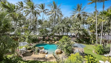 1 Bedroom Oceanfront | Uitzicht op strand/zee