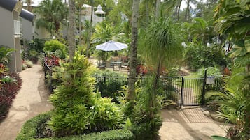 1 Bedroom Apartment with Gardenview | Garden view