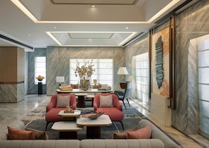 Lobby - Astoria Hotel (Mumbai)
