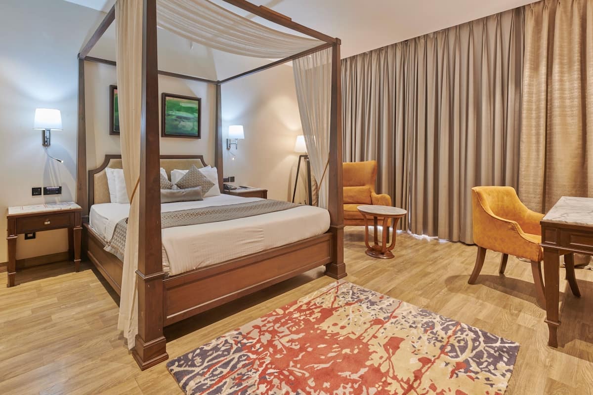 Club Triple Room