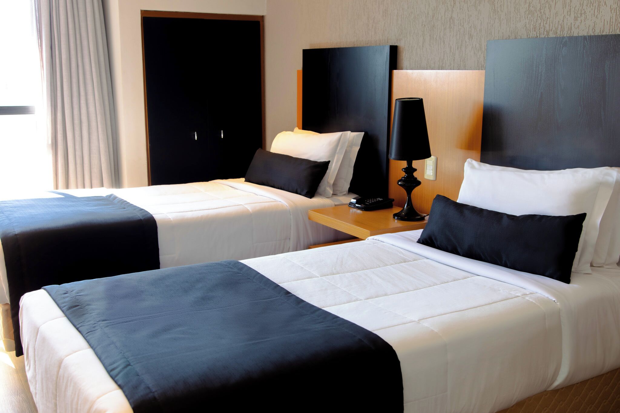 superior twin room | 1 bedroom, minibar, in-room safe, desk