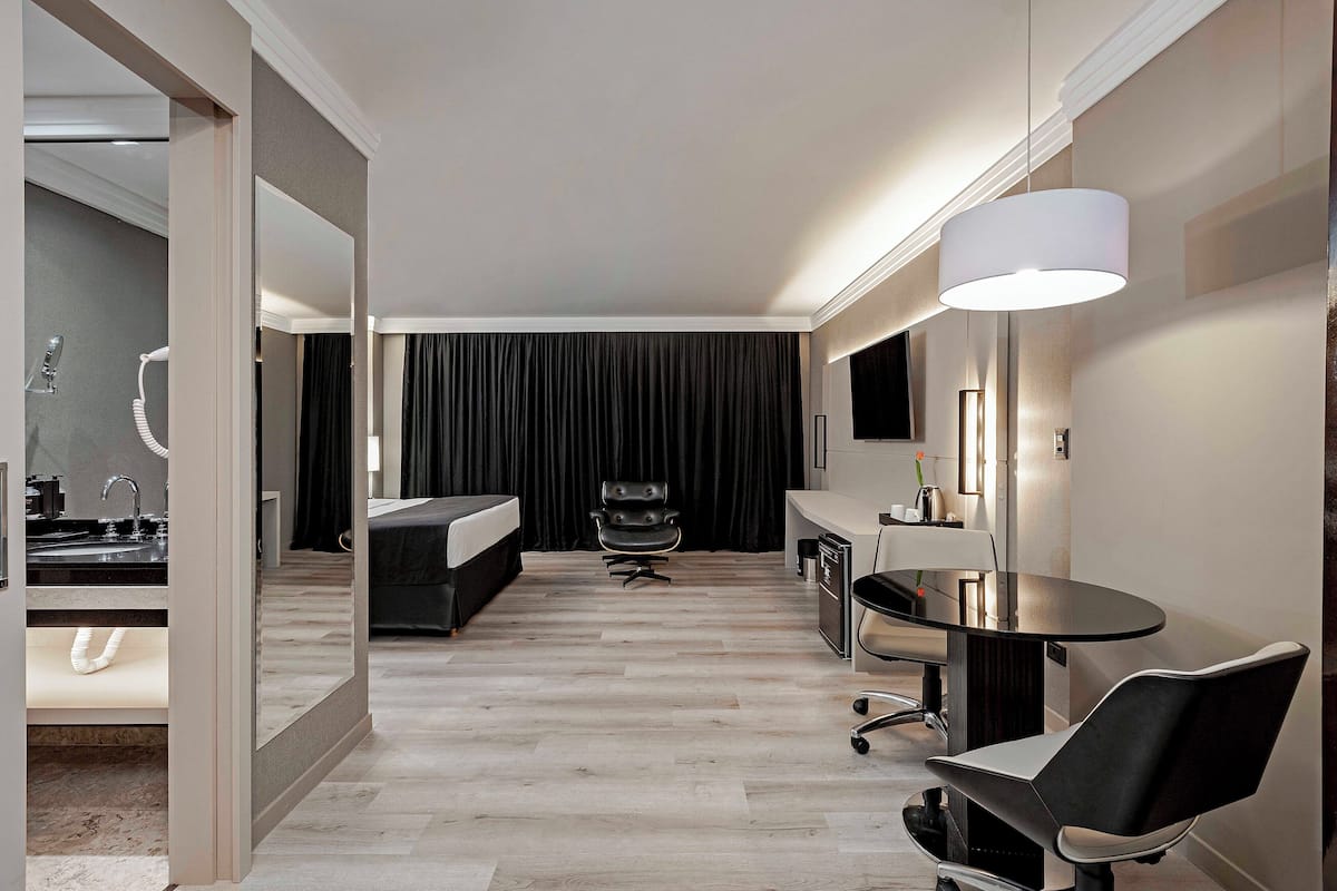 comfort double room | 1 bedroom, minibar, in-room safe, laptop workspace