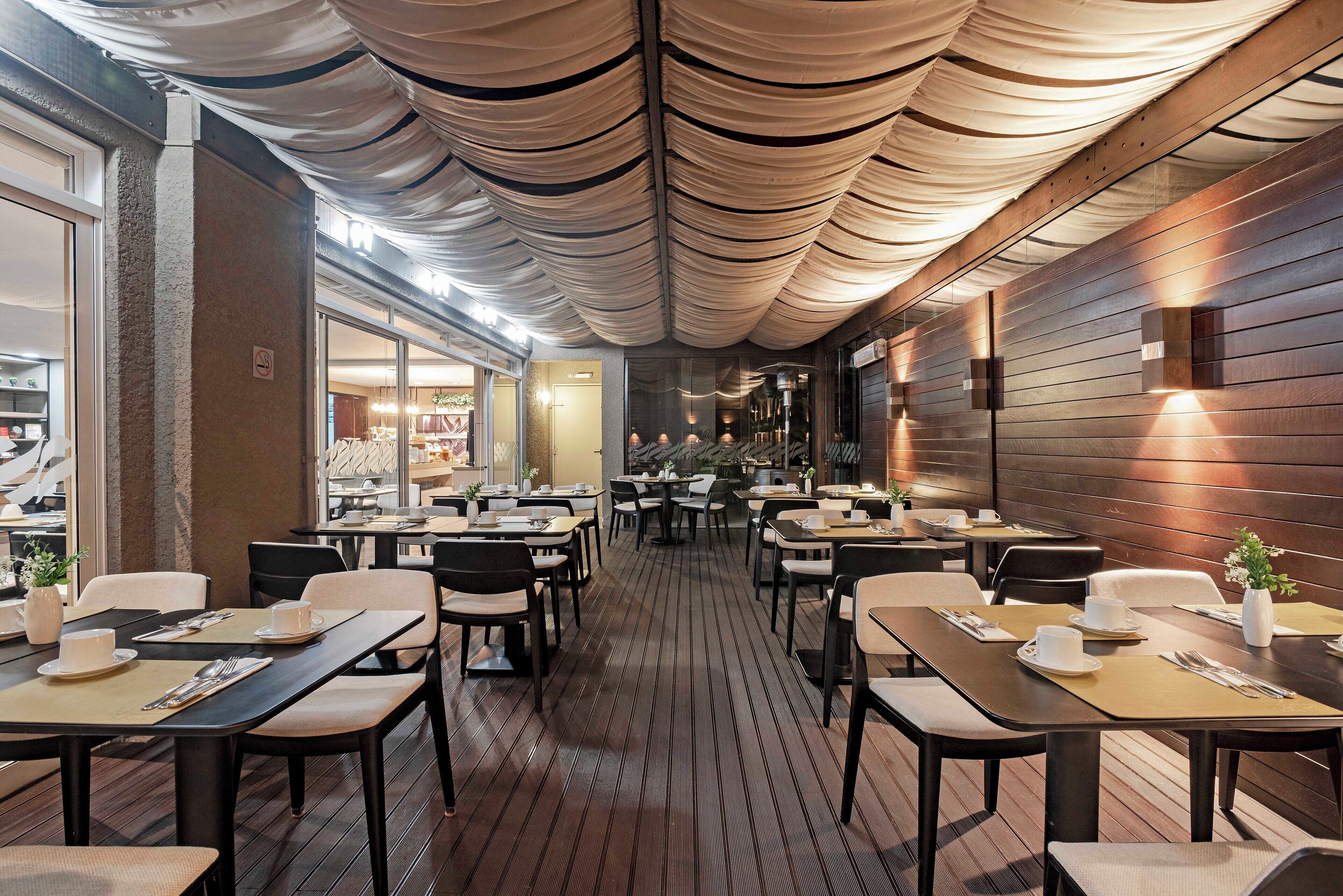 breakfast, lunch and dinner served