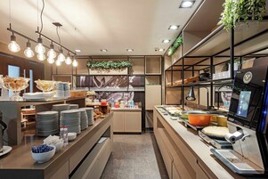 Desayuno buffet incluido todos los días 