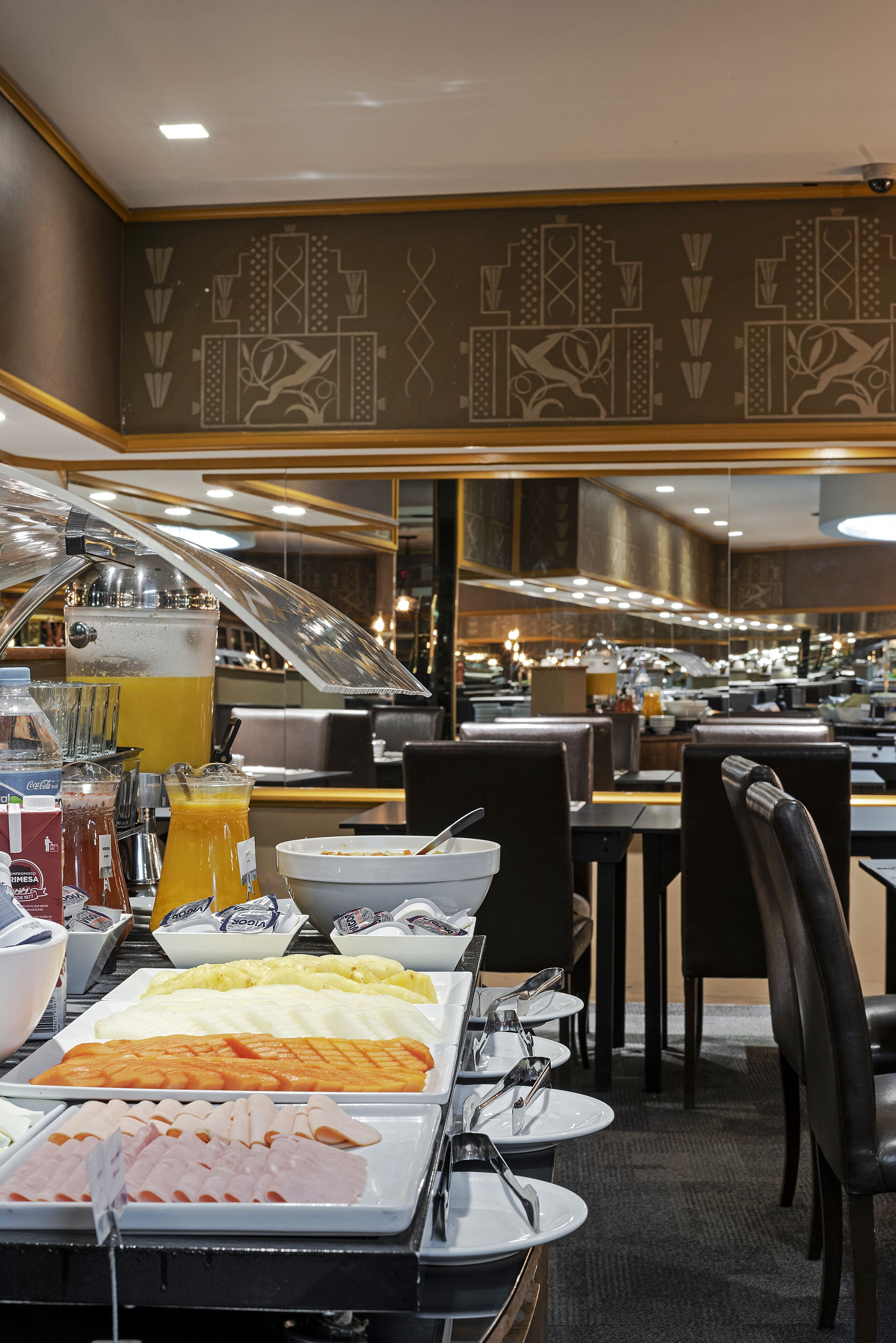 breakfast, lunch and dinner served