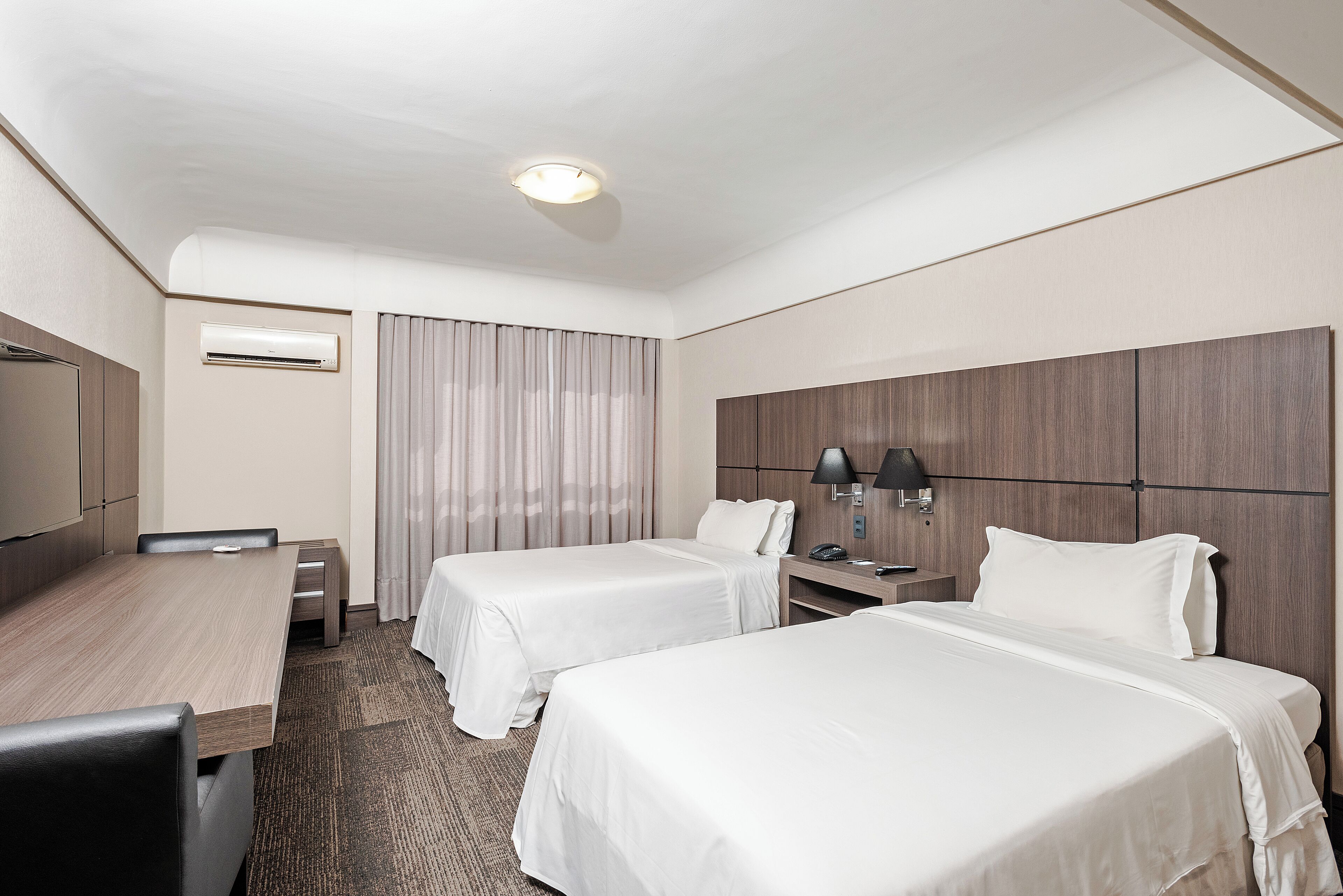 deluxe twin room, 2 single beds | minibar, in-room safe, desk, free wifi
