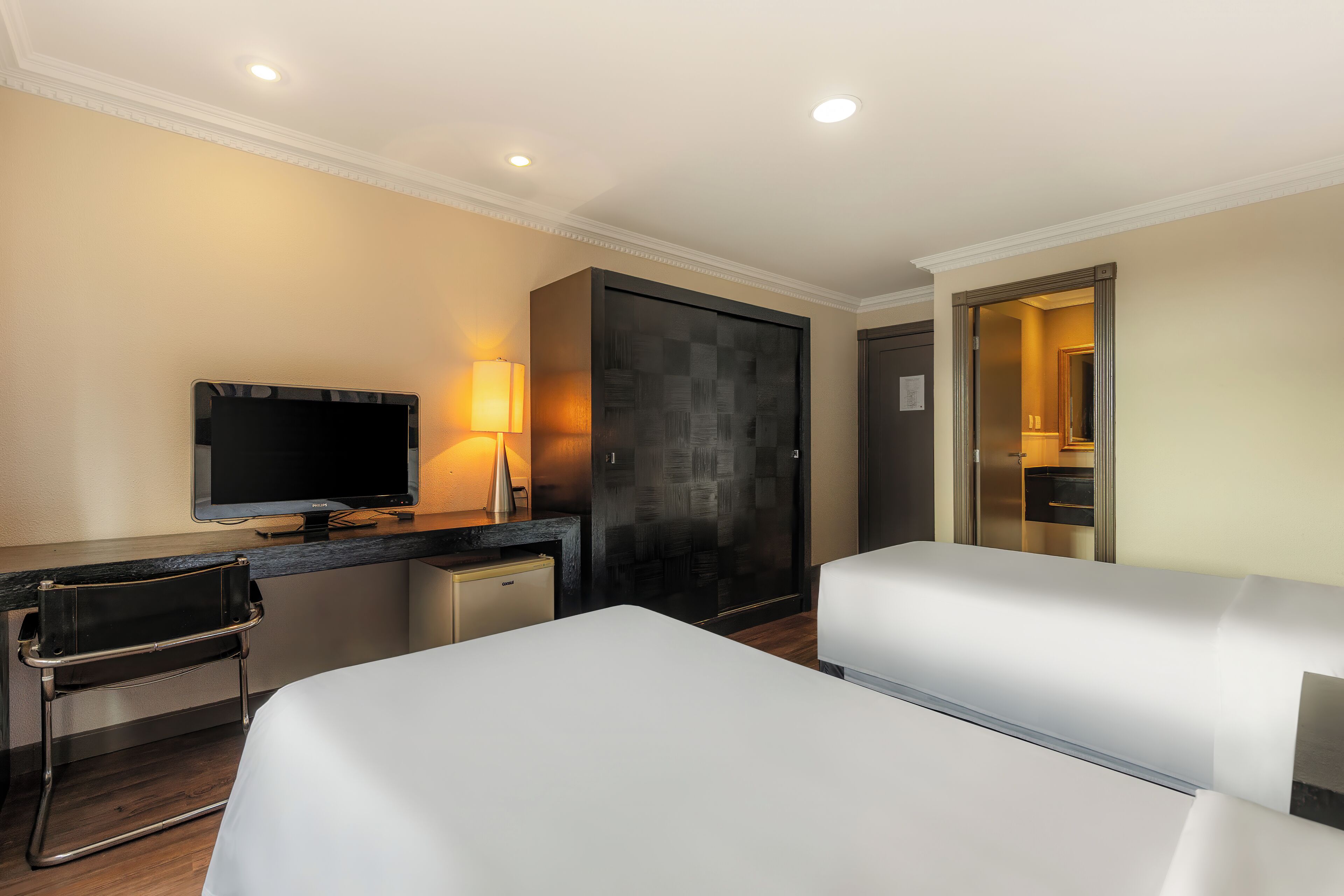deluxe twin room | 1 bedroom, premium bedding, minibar, in-room safe