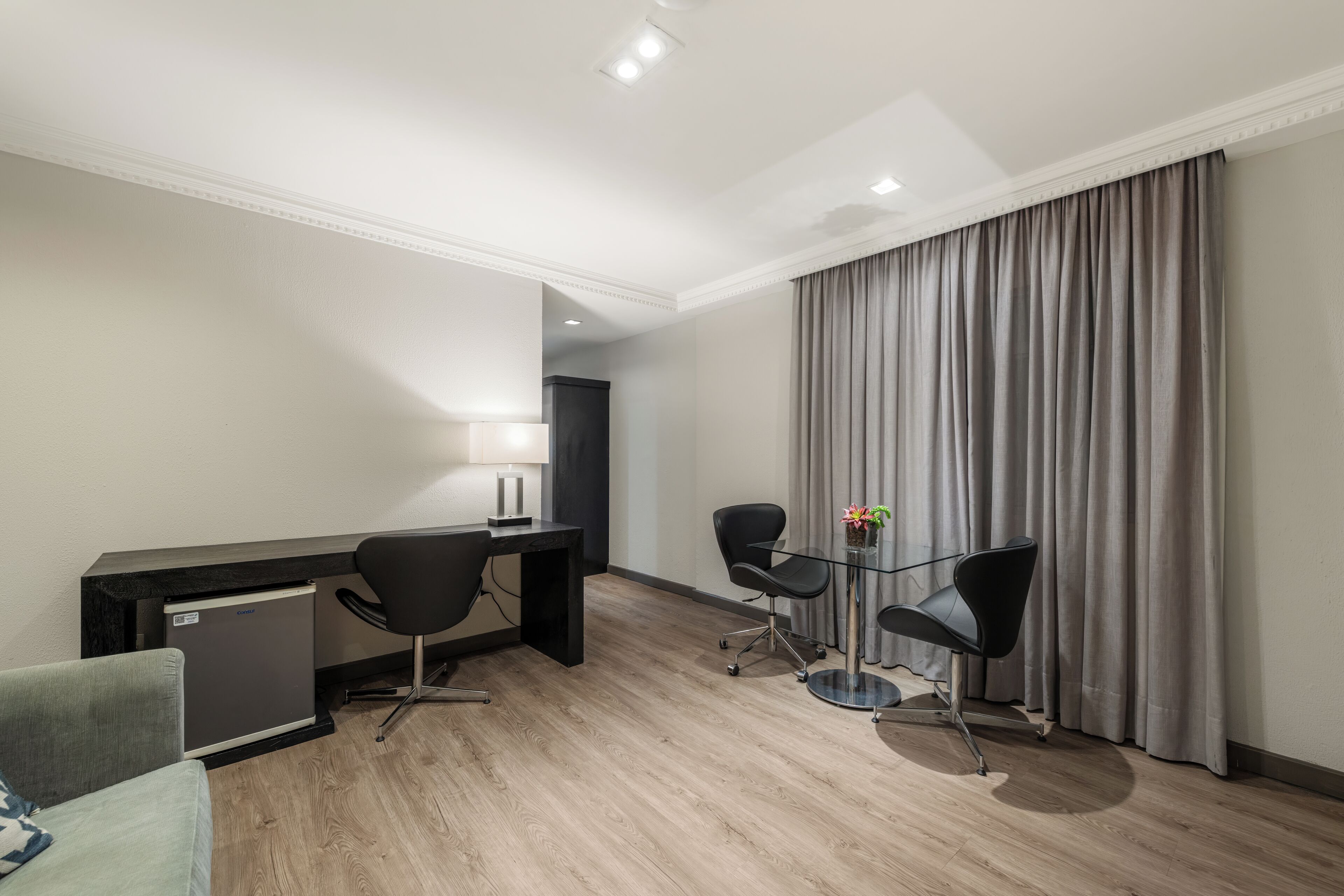 superior studio suite | 1 bedroom, premium bedding, minibar, in-room safe