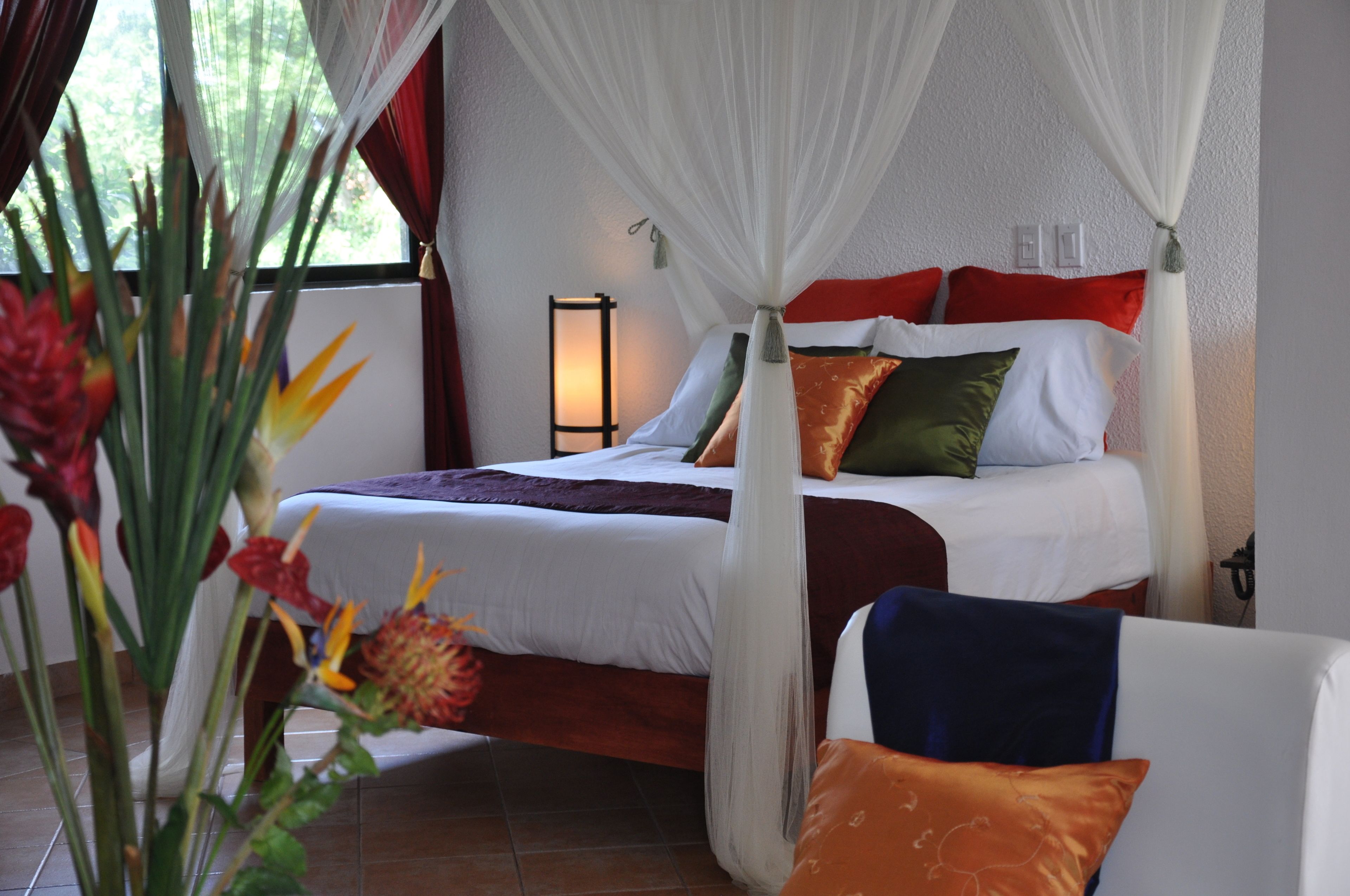 comfort room, 1 king bed, balcony | 1 bedroom, premium bedding, pillow-top beds, minibar