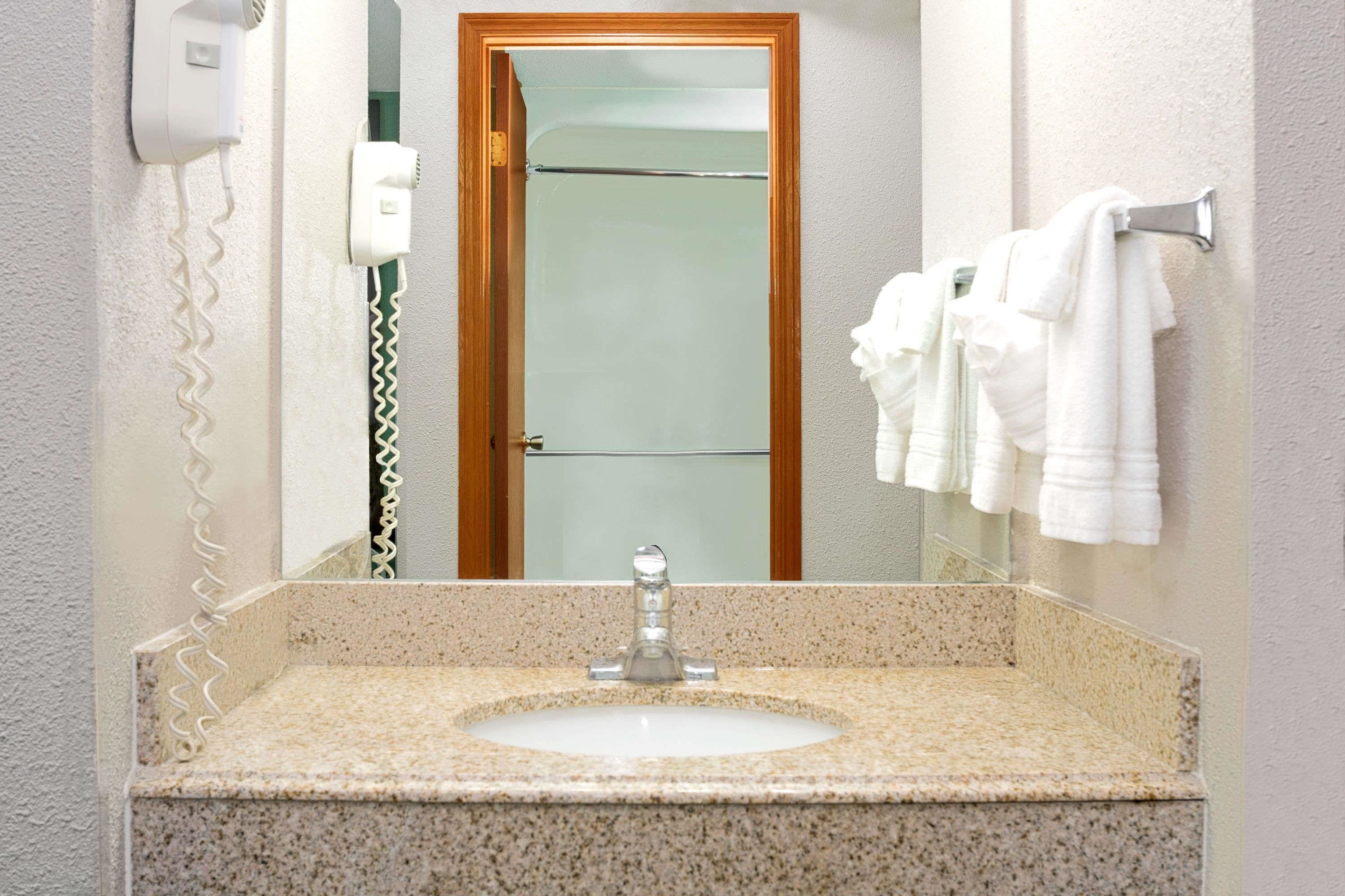 Photo - Super 8 by Wyndham Denver Stapleton