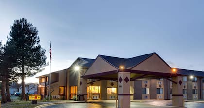 Super 8 by Wyndham Denver Stapleton