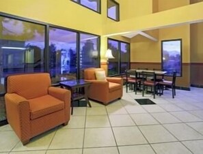 Lobby - Super 8 by Wyndham Denver Stapleton (Denver)