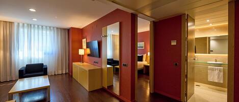 1 bedroom, minibar, in-room safe, desk