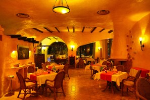 4 restaurants; breakfast, lunch, and dinner served -  Odyssee Resort and Thalasso (Zarzis)
