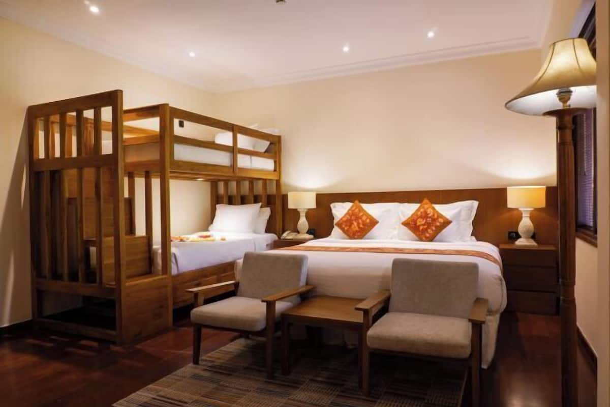 In-room safe, blackout curtains, free WiFi, bed sheets