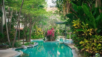 Outdoor pool, sun loungers