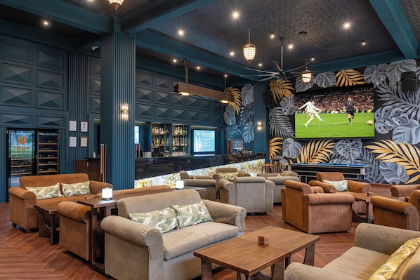 2 bars, bar en bord de piscine