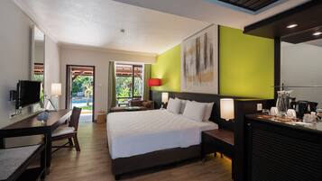 Courtyard Pool Access Room | In-room safe, desk, free WiFi, bed sheets