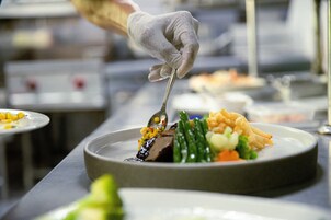 Makanan dan minuman