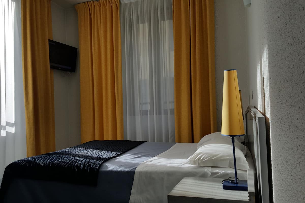 Chambre Double Confort | Coffres-forts dans les chambres, bureau, chambres insonorisées