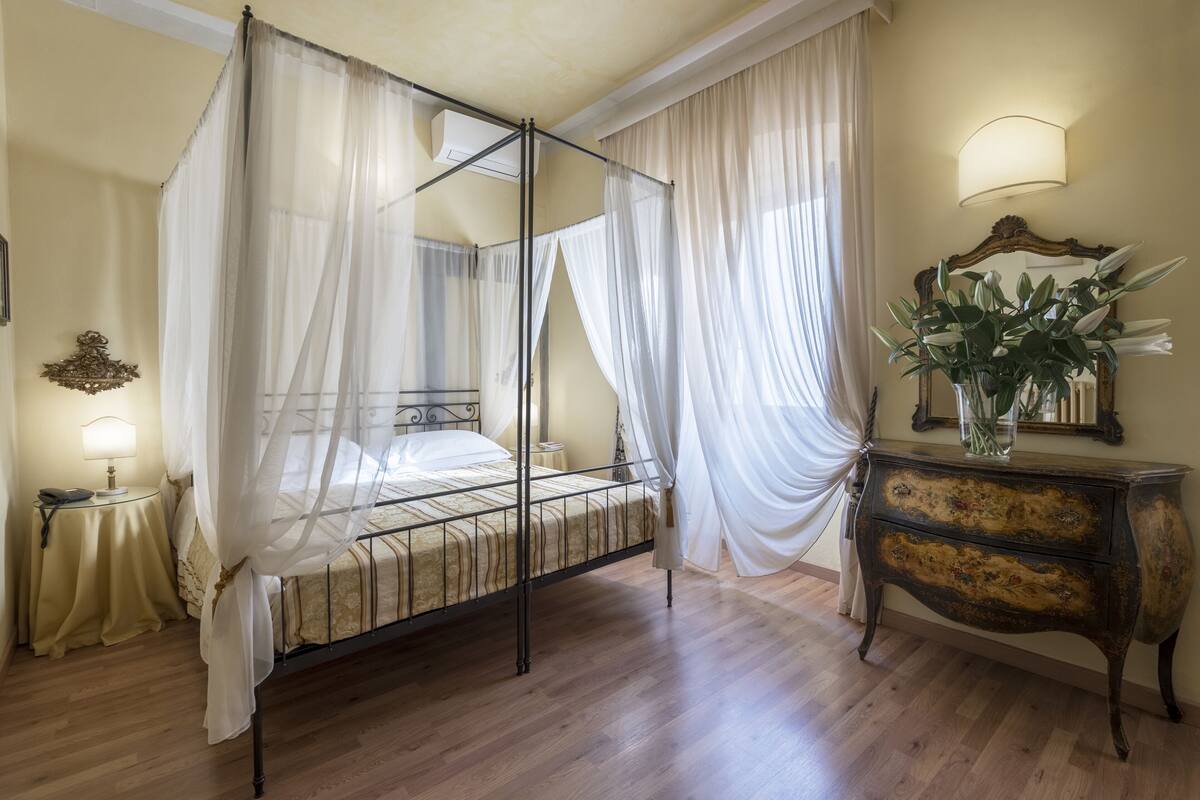 Minibar, in-room safe, blackout curtains, soundproofing