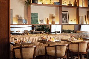 Daily buffet breakfast (EUR 15 per person)